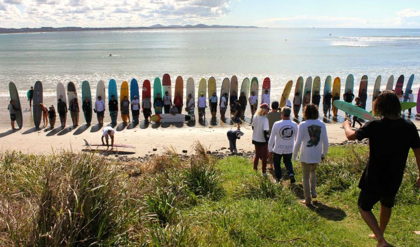Photo Credit: Matt Thistlethwaite via Twitter Surfers Paying Tribute to Farrelly at the Arrawarra Headland National Championship