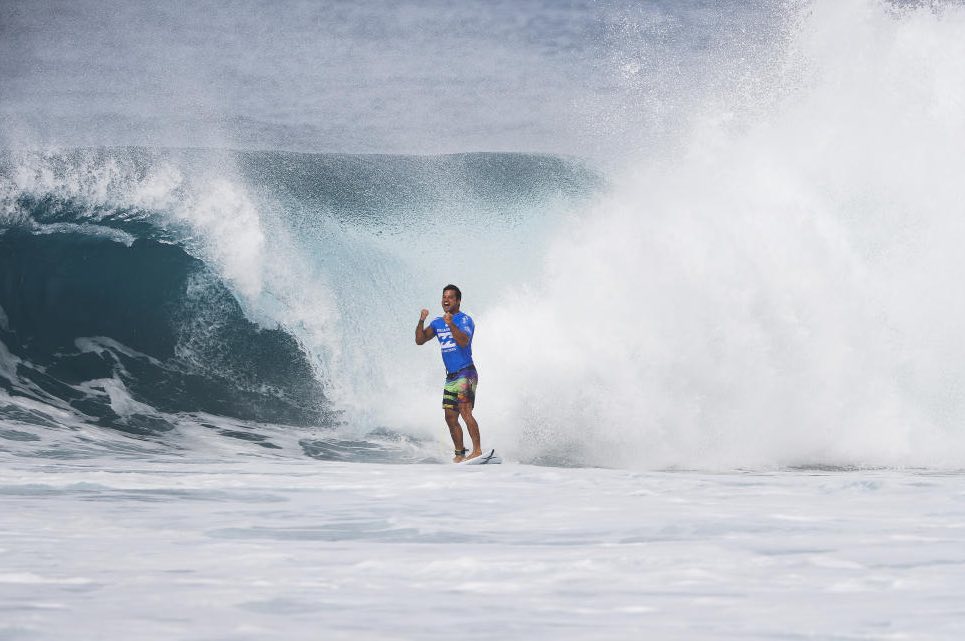 Bourez Wins Billabong Pipe Masters 2016 | Photo by WSL